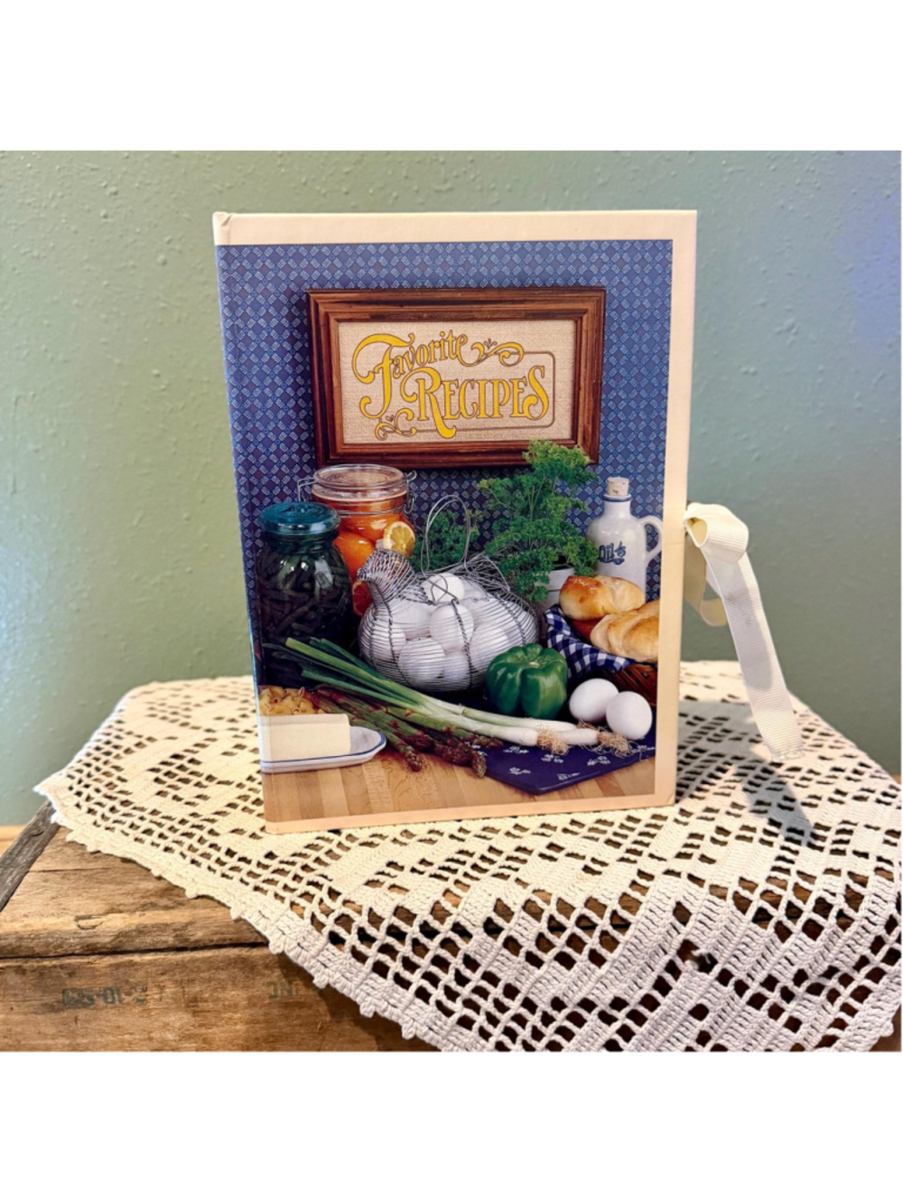 Vintage Favorite Recipes Recipe Binder | 1970s Country Kitchen Organizer Book wi